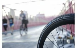 Pneu Schwalbe Marathon Plus HS440 - 28 Pouces -Cassette Vélo importe magasin pneu schwalbe marathon plus hs440 28 pouces 3